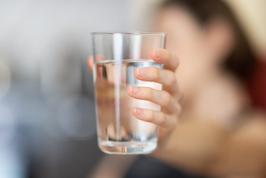 know how much water to drink in pregnancy