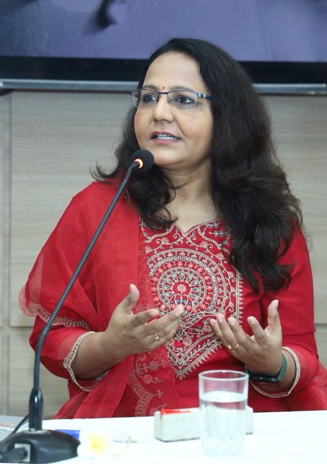 Dr Nutan Pakhare
